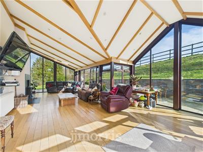 Sun Lounge